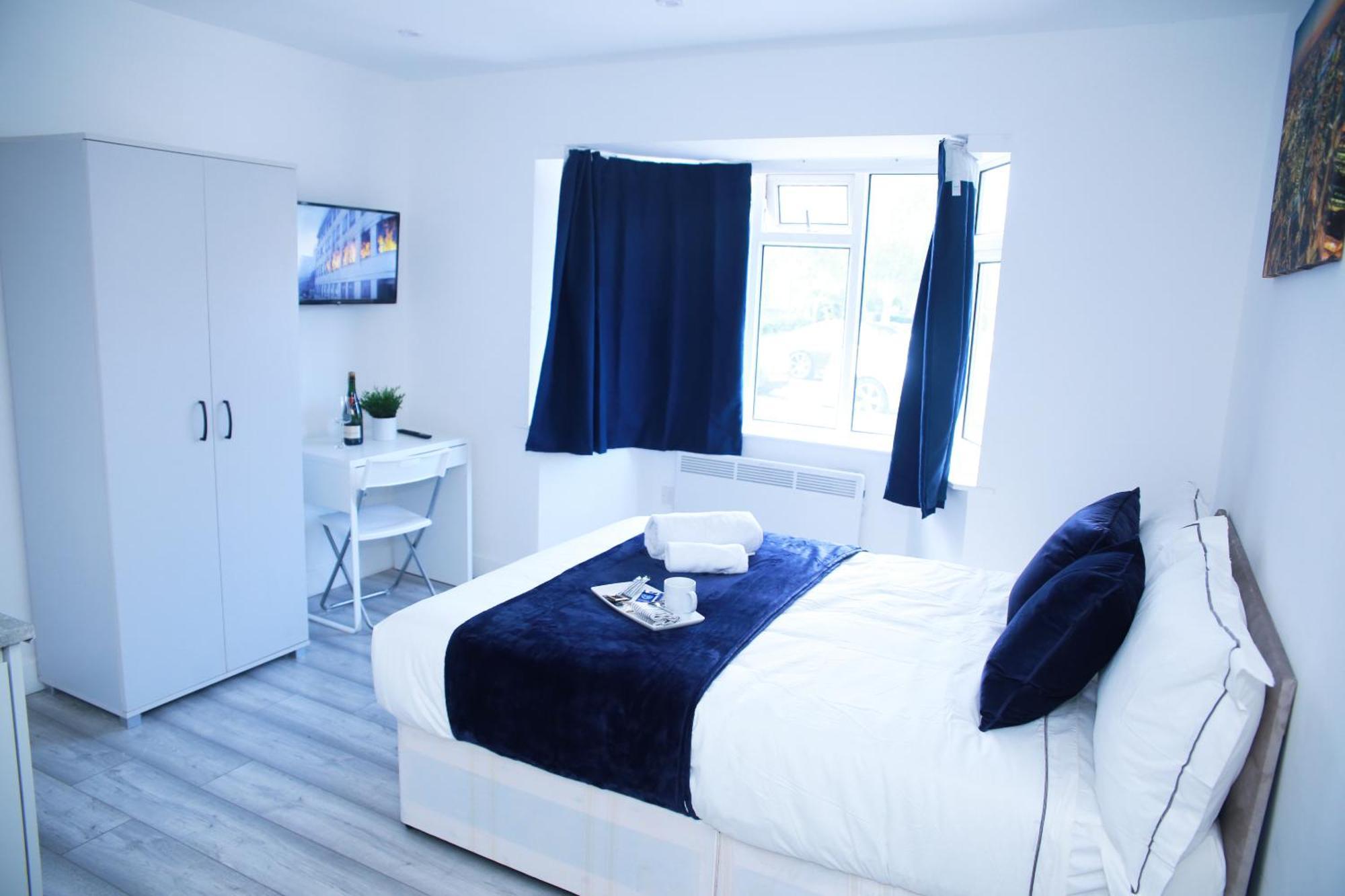 Apartament Lovely With Free Parking On Premises. Londra